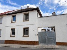  Frisch renovierte 2-Zimmer-Wohnung mit Balkon in Worms-Herrnsheim
