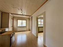  Gro�z�gige 2-ZKB-Wohnung mit �berdachtem Balkon und Blick auf den Seebach - ruhige Lage im Zweiparteienhaus