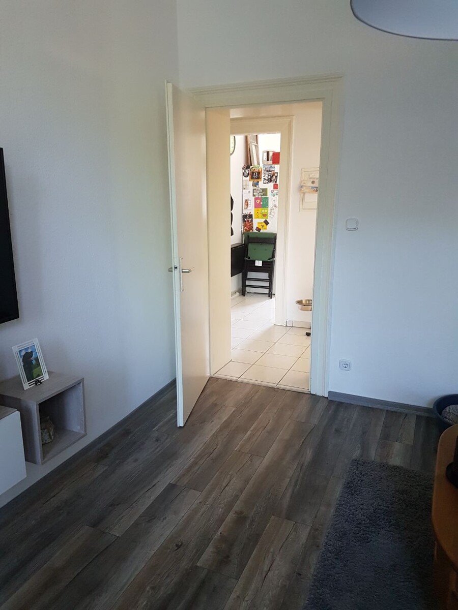 EG Wohnzimmer Blick in Flur Mehrfamilienhaus Worms