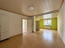  Gro�z�gige 2-ZKB-Wohnung mit �berdachtem Balkon und Blick auf den Seebach - ruhige Lage im Zweiparteienhaus