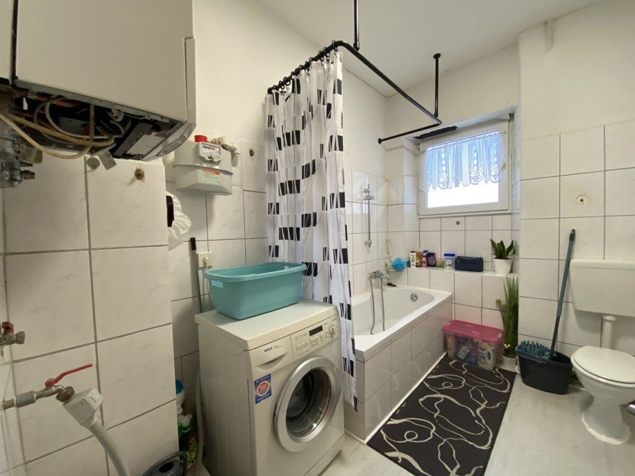 1. OG Badezimmer Mehrfamilienhaus Worms