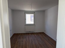  Frisch renovierte 2-Zimmer-Wohnung mit Balkon in Worms-Herrnsheim
