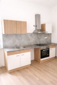 1. OG rechts K�che Aufteilerobjekt - Irish Pub und moderne Apartments - Sichere Einnahmequelle