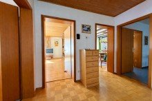  Einfamilienhaus in ruhiger Lage von Eich mit gro�em Garten, Terrasse und Tandemgarage