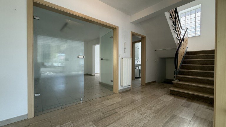  Eich Maisonettewohnung Modernisierte Wohnung (Haus) mit 5 Zimmern in zentraler Lage von Eich