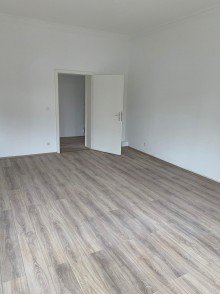 1. OG rechts Aufteilerobjekt - Irish Pub und moderne Apartments - Sichere Einnahmequelle