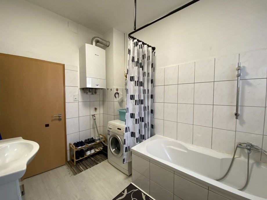 1. OG Badezimmer Mehrfamilienhaus Worms