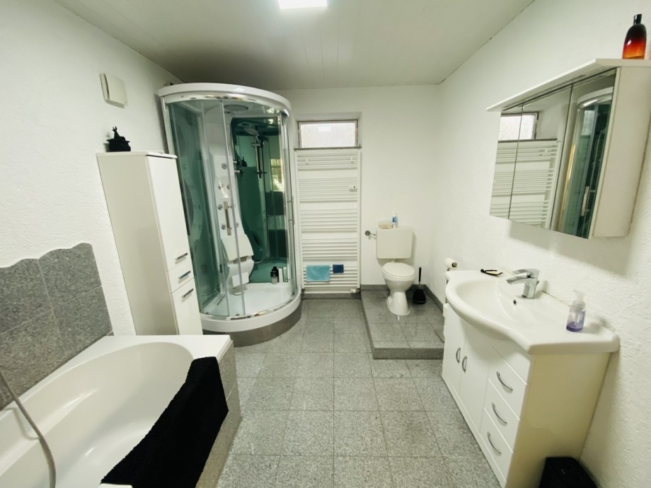UG Badezimmer Mehrfamilienhaus Worms / Abenheim