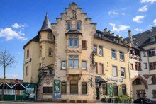  Aufteilerobjekt - Irish Pub und moderne Apartments - Sichere Einnahmequelle