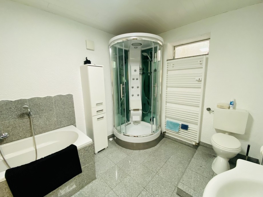 UG Badezimmer Mehrfamilienhaus Worms / Abenheim