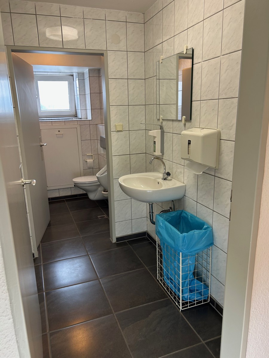 WC Herren Praxis Worms