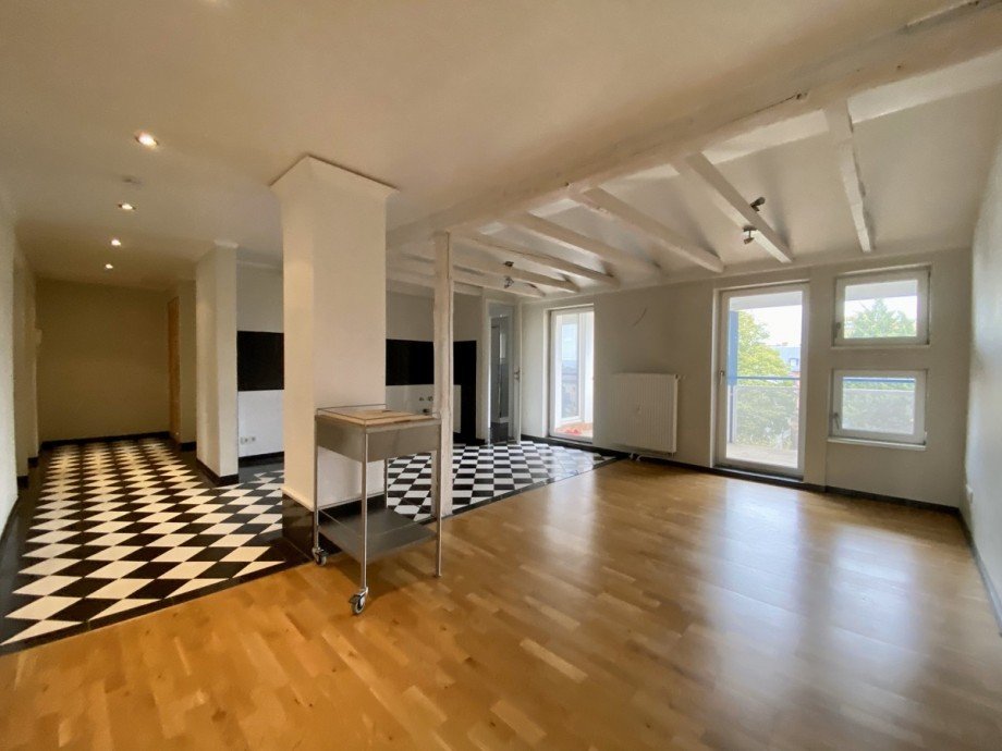  Dachgeschosswohnung Worms