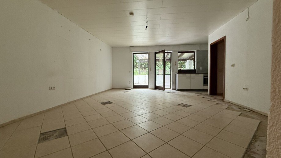 UG Wohnbereich mit K�che Einfamilienhaus Worms-Pfeddersheim