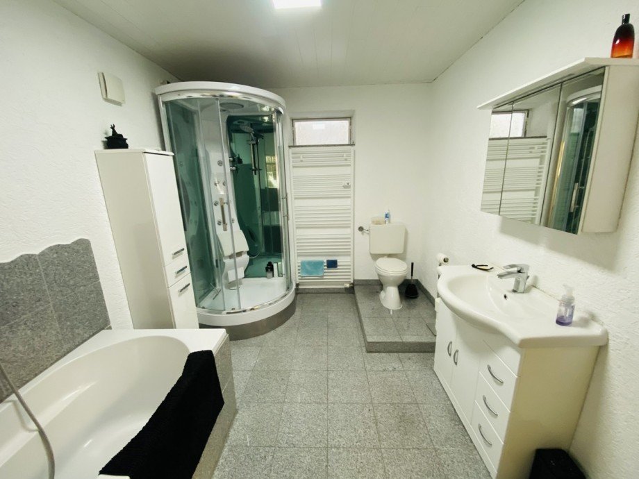 UG Badezimmer Mehrfamilienhaus Worms / Abenheim