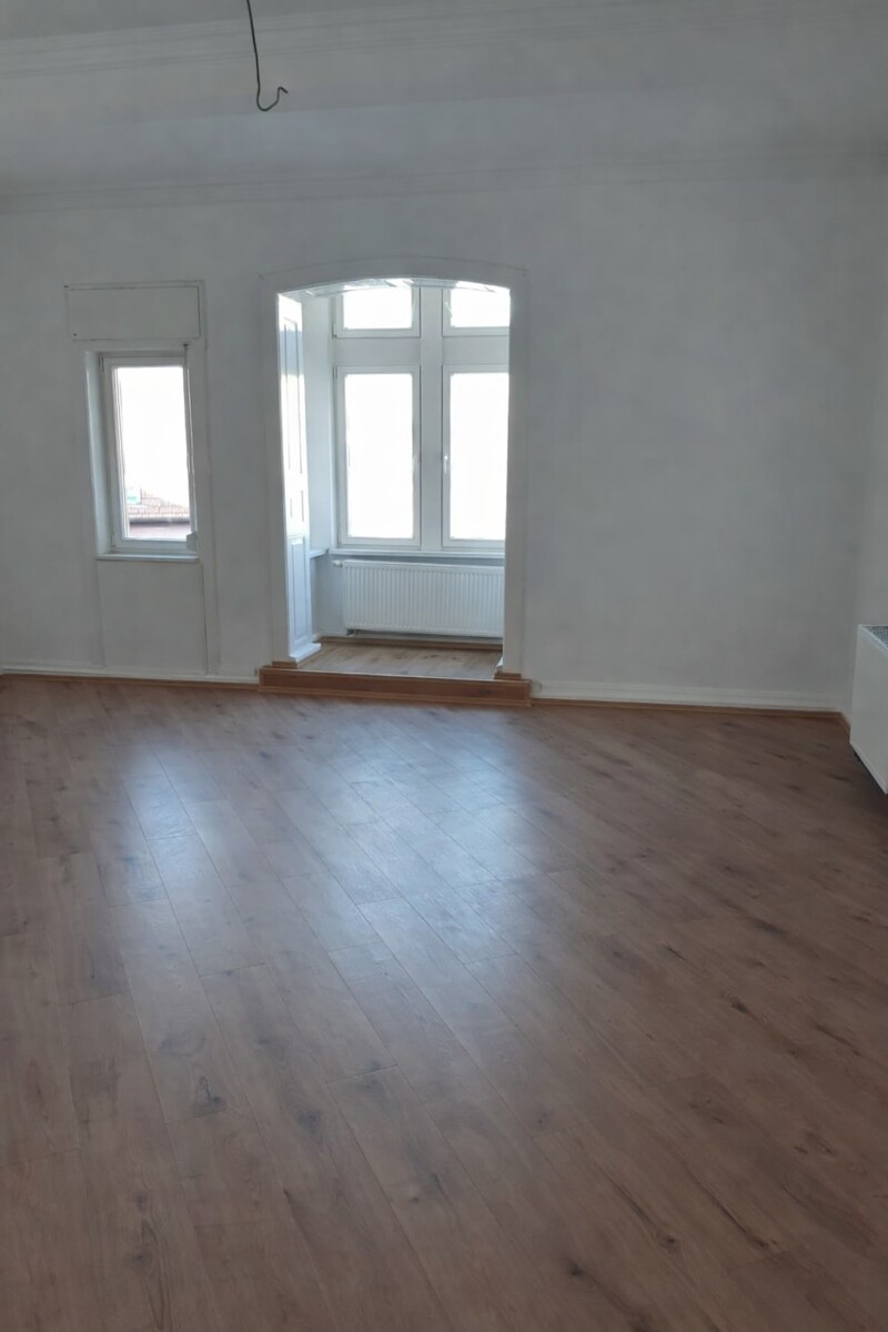 2. OG links Wohnzimmer Mehrfamilienhaus Worms