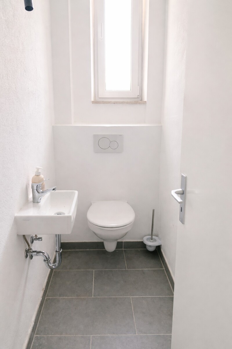 1. OG rechts WC Haus Worms