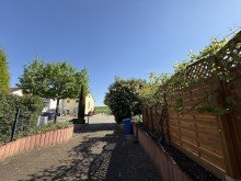 Zufahrt Einfamilienhaus mit Einliegerwohnung und S�dgarten in ruhiger Lage von Worms-Pfeddersheim (3D-Tour)